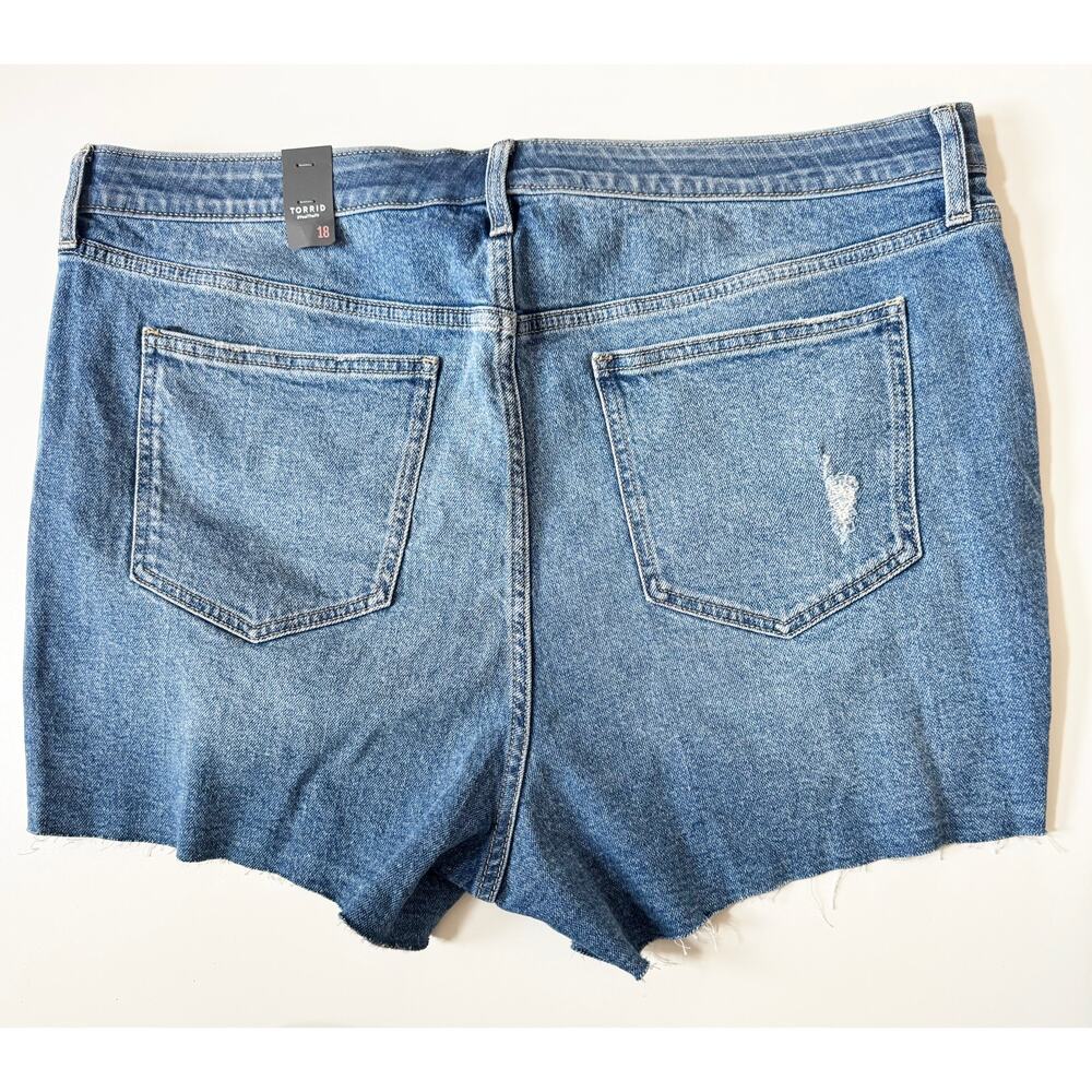 Torrid 35 Classic E-Waist Destructed Jean Shorts High Rise Relaxed‎  3.5 Size 18